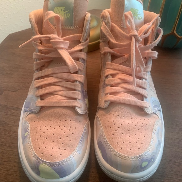 Nike Jordan Women’s Hi Top, fun Multi color - Picture 4 of 4